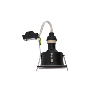 Kvadratisk taklampa IP 54 DELTA BLACK small 2
