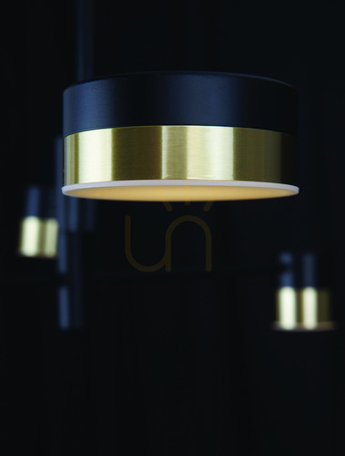 Kontrollera Max Light Puma P0404 taklampa, 4 LED-ljuskällor, guld och svart, 82 cm