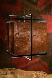 Unik pendellampa Kyambalo av MBILI-bark small 1