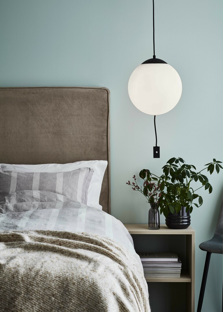 Utsikt Pendantlampa Markslöjd HERE 3-ljus svart/vit glas metall 107902 Pendantlampa Markslöjd HERE 3-ljus svart/vit glas metall 107902
