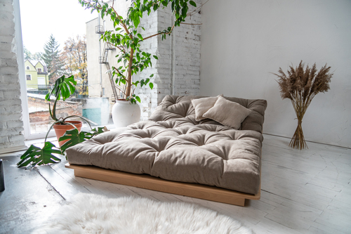 Kontrollera WoodMan LAYTI-140 WUA-01117 fällbar futonbäddsoffa, naturlig bok, beige madrass, bäddyta 140 × 200 cm