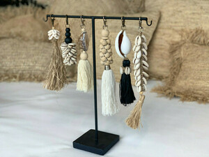 Nyckelring med fiskben i raffia - naturvit 1 Nyckelring med fiskben i raffia - naturvit small 1