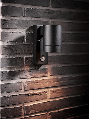 Kontrollera Utomhusvägglampa med rörelsesensor Tin Maxi svart Nordlux