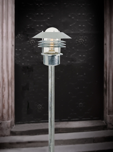 Kontrollera Vejers trädgårdslampa Galv. Nordlux