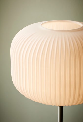 Kontrollera MILFORD Nordlux golvlampa E27 40W glas vit