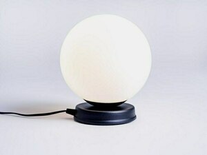 CustomForm MANEN M bordslampa, opalglasklot Ø20 cm, svart fot, E27 small 0
