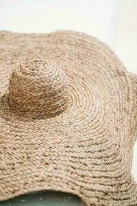 BAZAR BIZAR Lolita-hatt i naturligt sjögräs 85 cm small 4