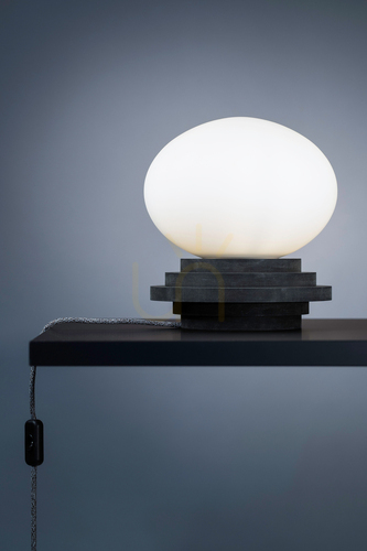 Kontrollera Bordslampa Markslojd AMFI 108408 vit trä/glas 28 cm