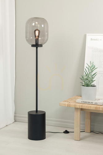 Kontrollera Golvlampa Markslojd Brooklyn 108425 svart metall rökfärgat glas 131 cm