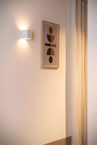 Kontrollera Lucide VERTIGO uppladdningsbar vägglampa vit LED 6 W 2700 K IP54 med rörelsesensor 27250/06/31