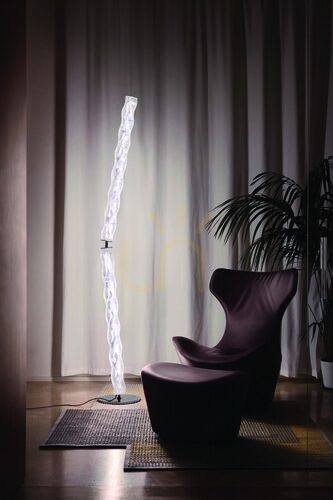 Kontrollera Slamp Hugo Floor Prisma Golvlampa.