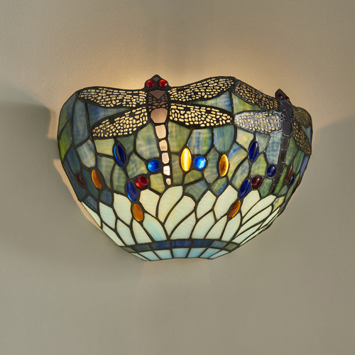 Kontrollera Vägglampa Interiors Dragonfly Tiffany blå glas och stål 64102