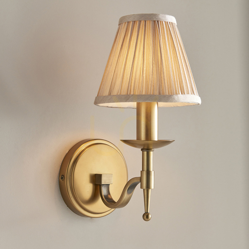 Kontrollera Stanford Mässing vägglampa 63653 Interiör