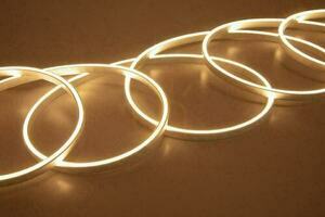 Neon Flex HXS Nano R / 9W / 2700K / varmvit / IP54 / 1 m / Bergman small 0