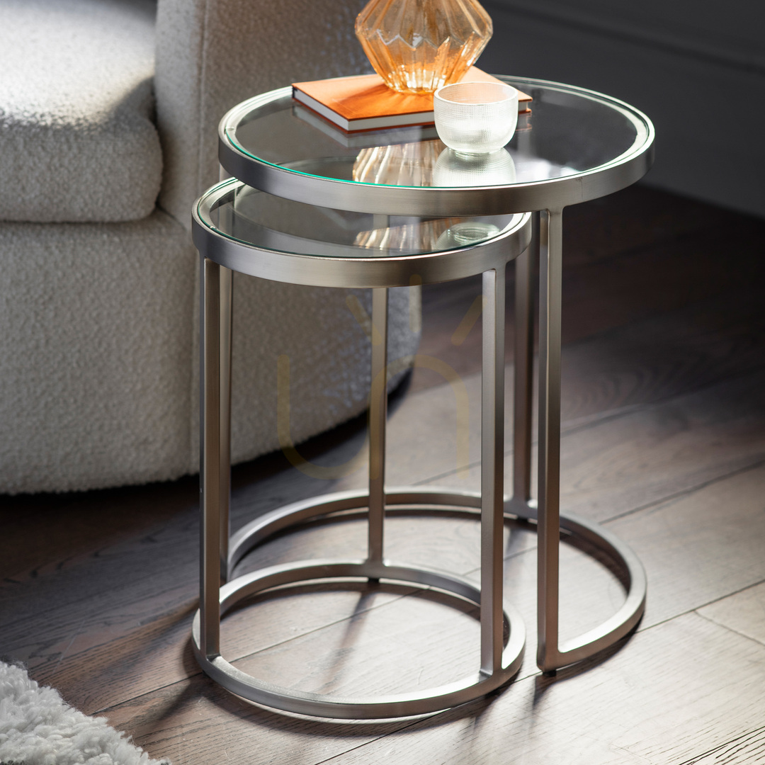 Utsikt Satsbord Gallery Direct Rowe silver järn och glas 40x40x45 cm Satsbord Gallery Direct Rowe silver järn och glas 40x40x45 cm