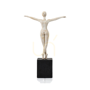 Ballerinaskulptur Piruett svart/vit polyresin 36 cm Gallery Direct small 3