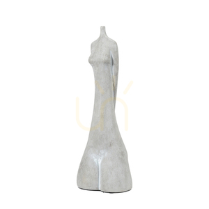 Stor dekorativ kvinnoskulptur Carla sand poliresin 38 cm Gallery Direct small 1