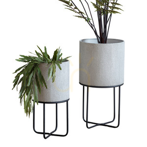 Metallkruka set om 2 Gallery Direct Eda vit med stativ 30x58 cm small 0