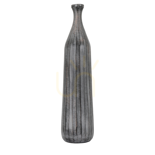 Kontrollera Flaskvas Gallery Direct Enya stor antikgrå aluminium 53 cm 5059413870415