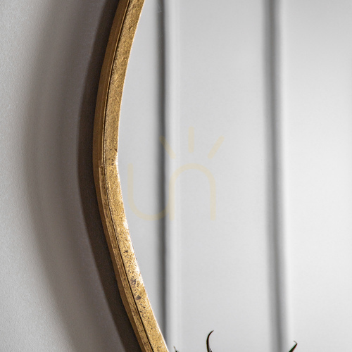 Kontrollera Spegel Gallery Direct Chattenden guld organisk 70x90 cm