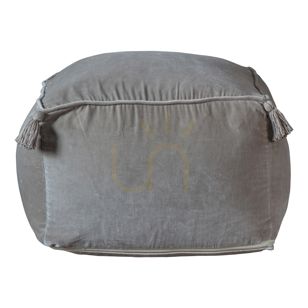 Kontrollera Sittpuff Gallery Direct Rossi sammet silver 50x50x35 cm Sittpuff Gallery Direct Rossi sammet silver 50x50x35 cm