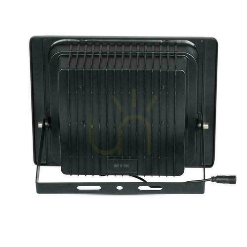 Kontrollera V-TAC 35W Solar LED-projektor svart IP65, fjärrkontroll, timer VT-100W 6000K 2450lm