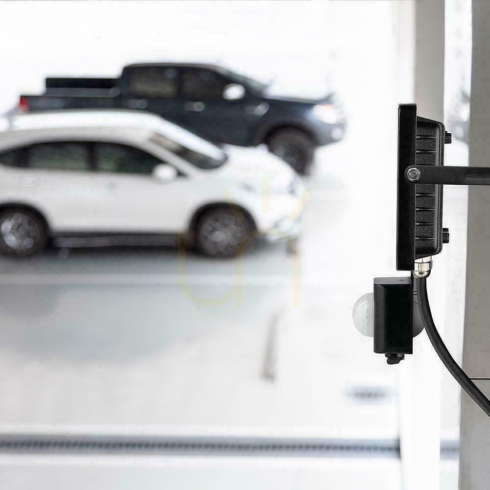 Utsikt V-TAC LED-projektor 10W SAMSUNG CHIP Rörelsesensor Avstängningsfunktion Svart VT-10-S-B 4000K 800lm 5 års garanti V-TAC LED-projektor 10W SAMSUNG CHIP Rörelsesensor Avstängningsfunktion Svart VT-10-S-B 4000K 800lm 5 års garanti