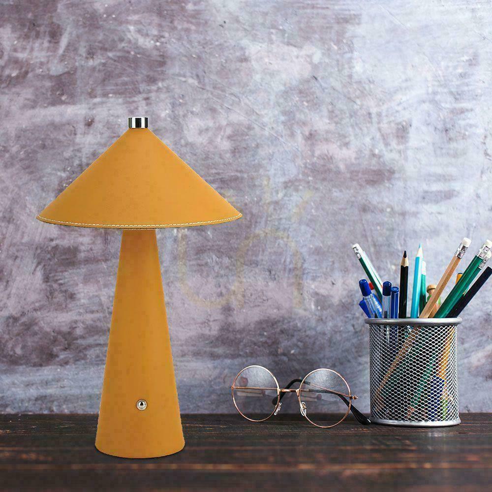 Display V-TAC 3W LED nattduksbordslampa 33cm CCT laddning USB-C dimbar gult läder VT-10117-Y 3000K-6000K 240lm V-TAC 3W LED nattduksbordslampa 33cm CCT laddning USB-C dimbar gult läder VT-10117-Y 3000K-6000K 240lm