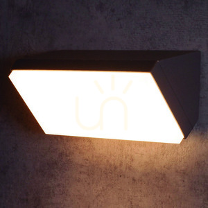 Mantra SOLDEN vägglampa 7070 small 1