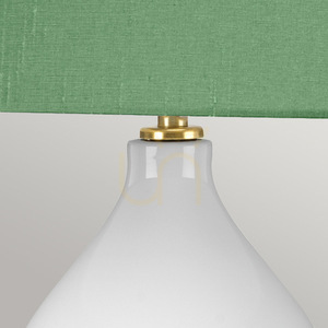 Isla bordslampa med grön skärm - 1 ljuskälla - Vit / åldrad mässing Elstead small 2