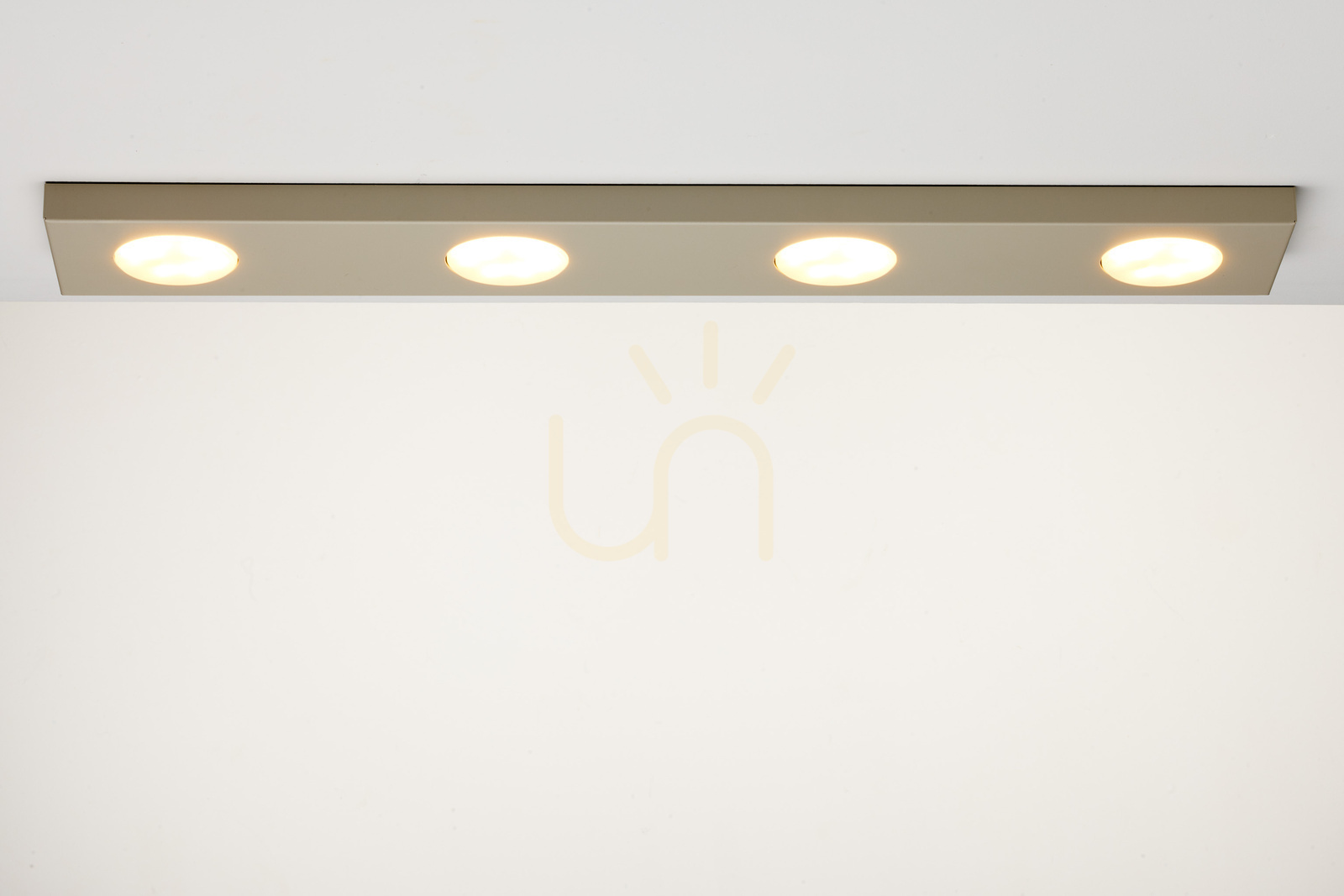 Utsikt Plafond Sigma HERO 3 gråbeige 75 cm 4xGX53 SKU 41504 Plafond Sigma HERO 3 gråbeige 75 cm 4xGX53 SKU 41504