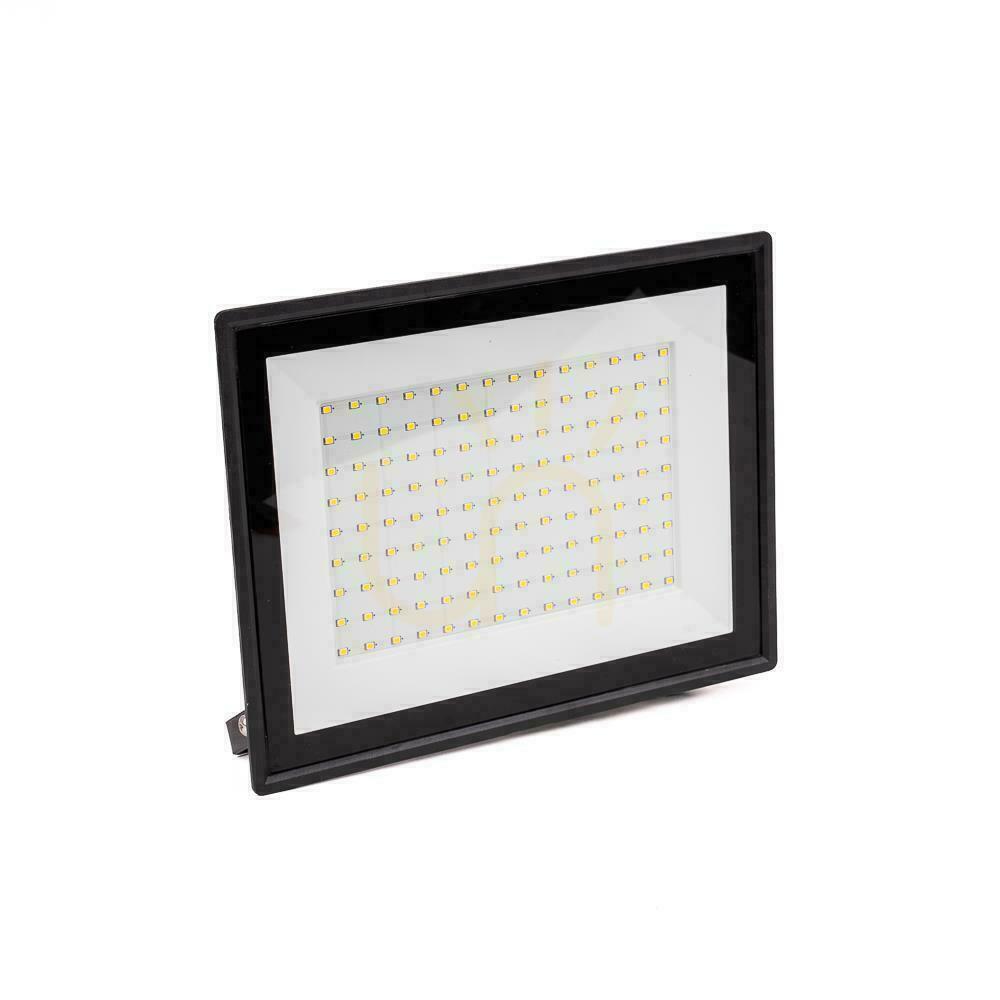 Utsikt V-TAC 100W SMD F-klass svart VT-49104 4000K 8700lm LED-projektor. V-TAC 100W SMD F-klass svart VT-49104 4000K 8700lm LED-projektor.