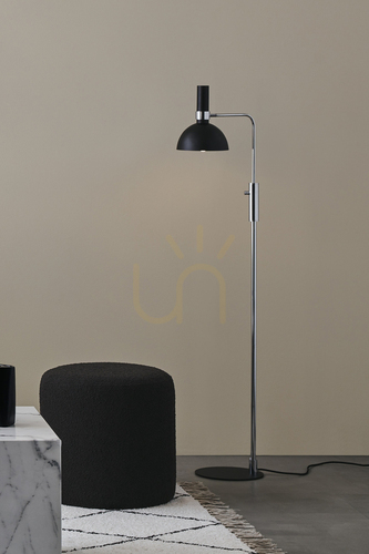 Kontrollera Golvlampa Markslojd Larry 106857 svart krom 146 cm