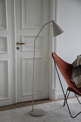 Kontrollera Golvlampa Markslöjd FUNIL 108890 beige LED 144 cm stål