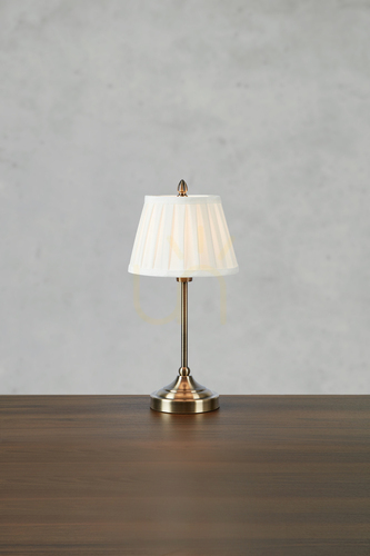Kontrollera Bordslampa Markslojd OXFORD 108973 antik mässing/vit 38,5 cm