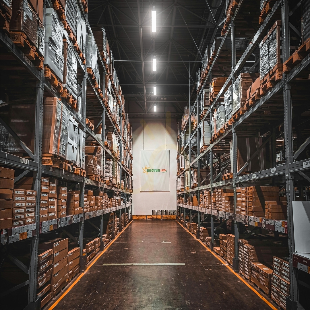 Visa Halls Line 3 High Bay Light Bar 75W NW 230V 60 X90 St IP66 Ik10 440 X130 X115mm Svart 5 års garanti. 1 10 Halls Line 3 High Bay Light Bar 75W NW 230V 60 X90 St IP66 Ik10 440 X130 X115mm Svart 5 års garanti. 1 10