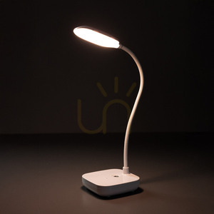 Vit LED-skrivbordslampa Zuma Line 1961-WH 7 W small 3