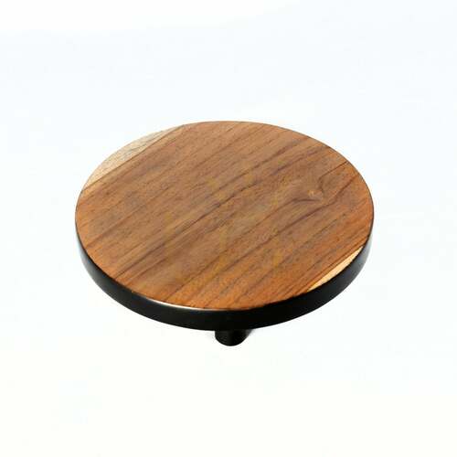 Kontrollera BAZAR BIZAR Bondi M tårtfat i massiv teak, natur/svart, 17 cm