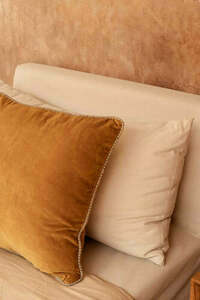 Kuddfodral The Velvet Crush senap 50x50 cm small 1