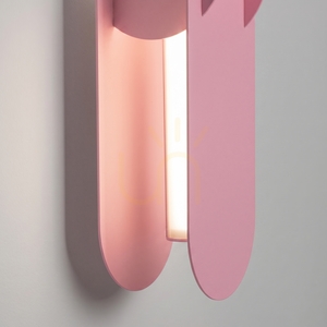 CHAIN 91 vägglampa rosa LED 4000K small 3