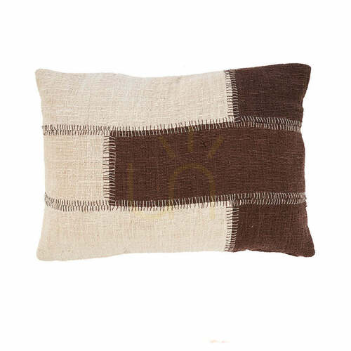 Kontrollera BAZAR BIZAR Cocoa Patchwork kuddfodral i bomull naturbrunt 50 × 70 cm