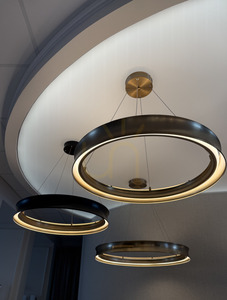 Larousse 100⌀ LED-pendellampa – svart, mässing – KICHLER small 7