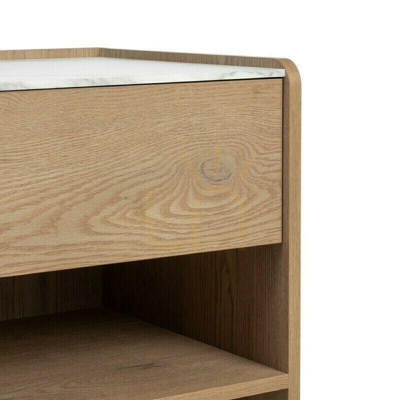 Kontrollera TANNA Cremona Torro nattduksbord, tillverkat av ek med kristallmarmor, i den rundade Nova Nook-designen TANNA Cremona Torro nattduksbord, tillverkat av ek med kristallmarmor, i den rundade Nova Nook-designen