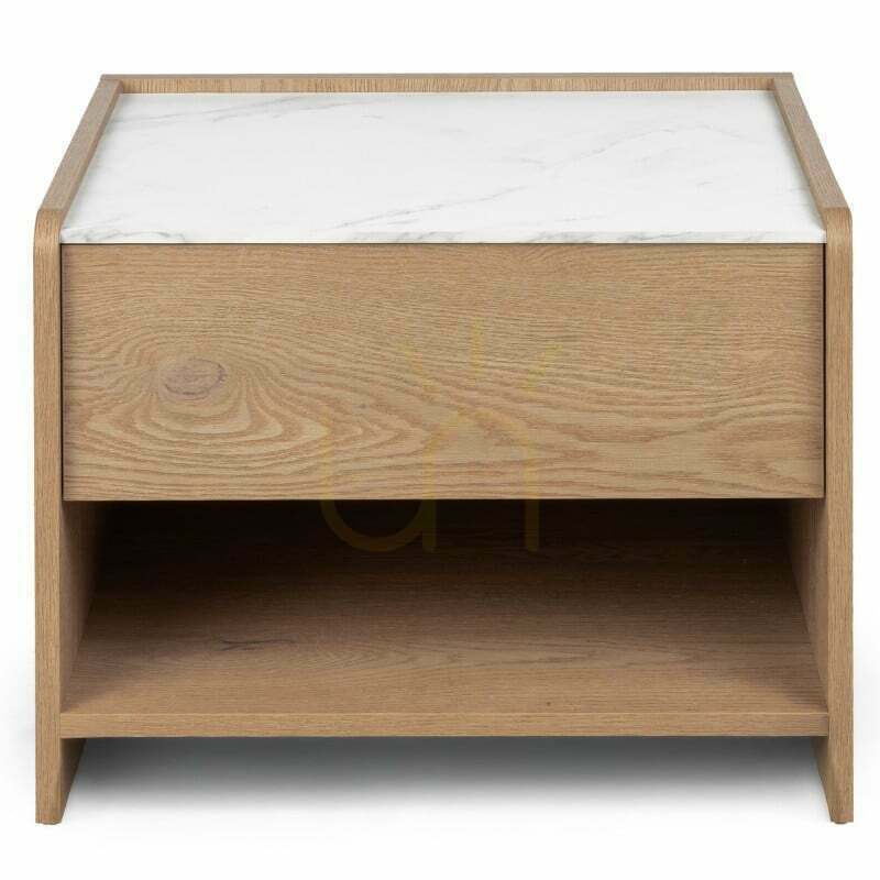 Kontrollera TANNA Cremona Torro nattduksbord, tillverkat av ek med kristallmarmor, i den rundade Nova Nook-designen TANNA Cremona Torro nattduksbord, tillverkat av ek med kristallmarmor, i den rundade Nova Nook-designen