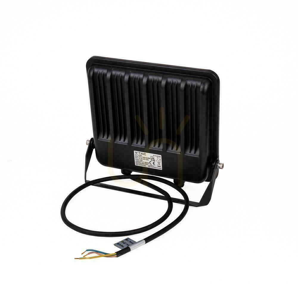 Utsikt V-TAC CREE CHIP 100 W LED-strålkastare, 185 lm/W, svart, VT-44105, 4000 K, 18 500 lm, 6 års garanti V-TAC CREE CHIP 100 W LED-strålkastare, 185 lm/W, svart, VT-44105, 4000 K, 18 500 lm, 6 års garanti