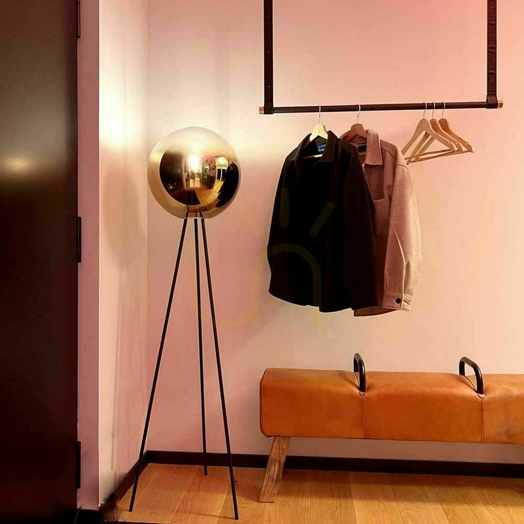 Visa Golvlampa s.luce Orb Tripod brun glas 160 cm Golvlampa s.luce Orb Tripod brun glas 160 cm
