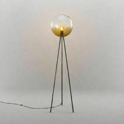Kontrollera Golvlampa s.luce Orb Tripod 160 cm med glaskupa, gyllene, modern