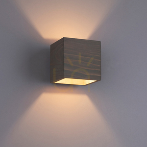 Vägglampa i massivt trä, 1xG9 max. 6 W, gråbetsad furu / svart metall, 13 cm small 3