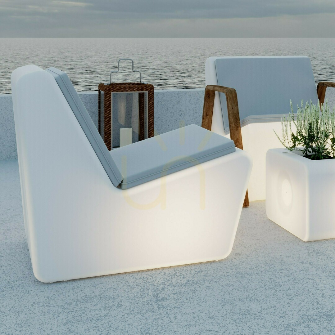 Display TARIDA SIT 3159 Vit trädgårdsstol med 1 LED-lampa TARIDA SIT 3159 Vit trädgårdsstol med 1 LED-lampa