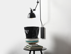 Vägglampa CustomForm Coben Wall svart 150 cm med guldfärgad skärminsida small 1